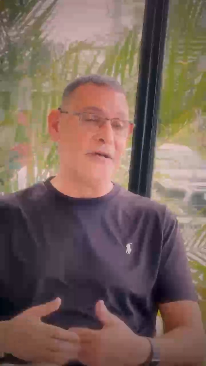 Michael Kane, founder of Izzy's Coffee, during the interview on Koh Samui